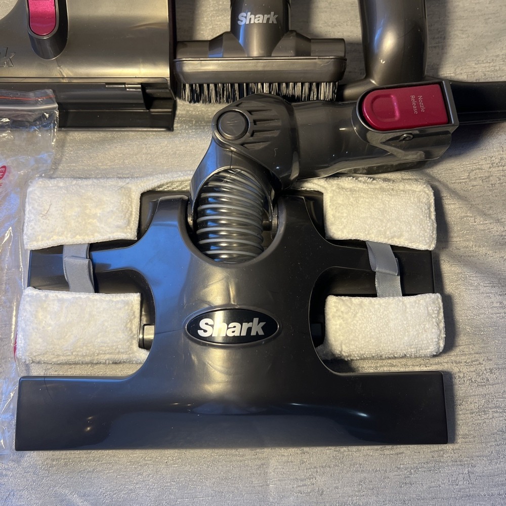 Shark True Pet Motorized Brush +More Attachments Vacuum NV750 NV650